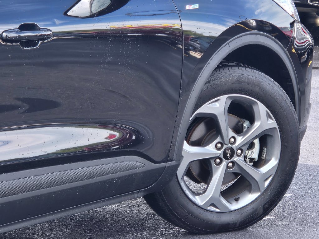 Used 2025 Ford Escape ST-Line FWD image 17