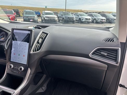 Used 2023 Ford Edge SEL w/ Convenience Package image 18