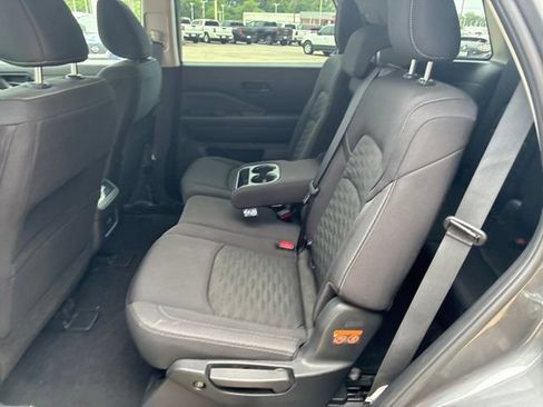 Used 2025 Nissan Pathfinder SV FWD image 14
