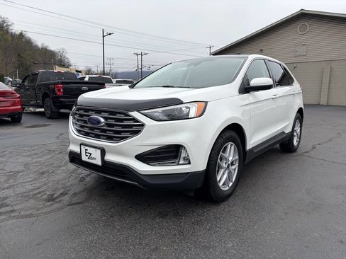 Used 2022 Ford Edge SEL w/ Convenience Package image 4