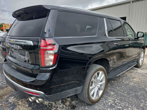 Used 2023 Chevrolet Suburban High Country AWD/4WD image 2