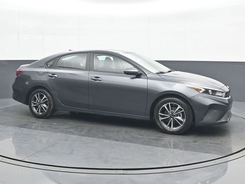 Used 2024 Kia Forte LXS image 8