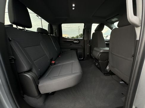 Used 2023 Chevrolet Silverado 1500 LT AWD/4WD image 25