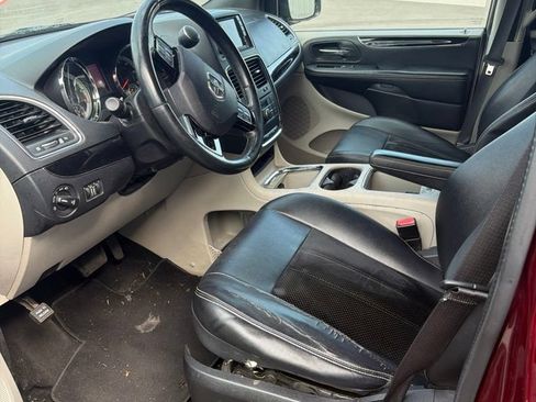 Used 2018 Dodge Grand Caravan SXT w/ Driver Convenience Group FWD image 5