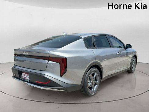New 2026 Kia K4 FWD image 4