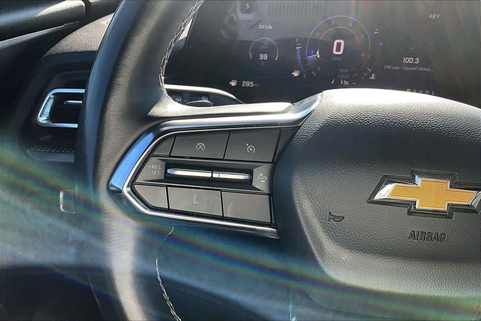 Used 2024 Chevrolet Traverse LT FWD image 3
