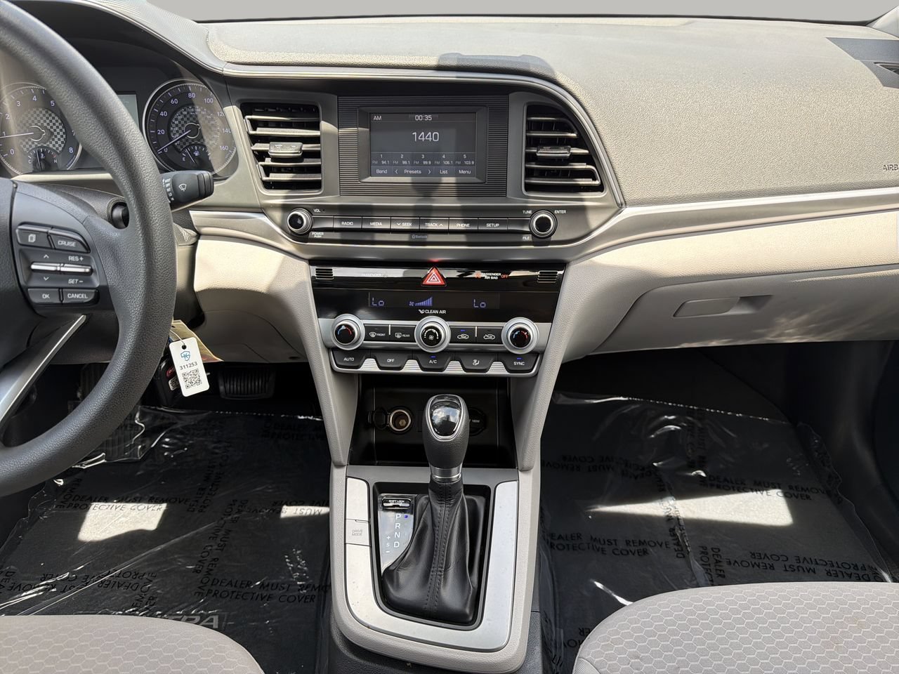 Used 2020 Hyundai Elantra SE FWD image 14