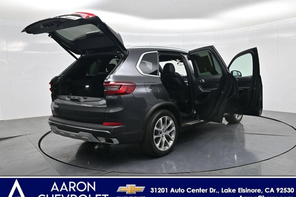 Used 2023 BMW X5 xDrive40i AWD/4WD image 3