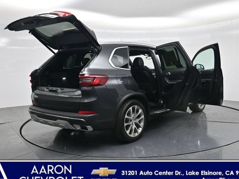 Used 2023 BMW X5 xDrive40i AWD/4WD image 3