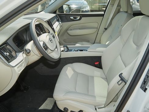 New 2025 Volvo XC60 B5 Plus w/ Protection Package Premier image 15