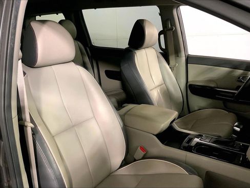 Used 2018 Kia Sedona SX FWD image 7