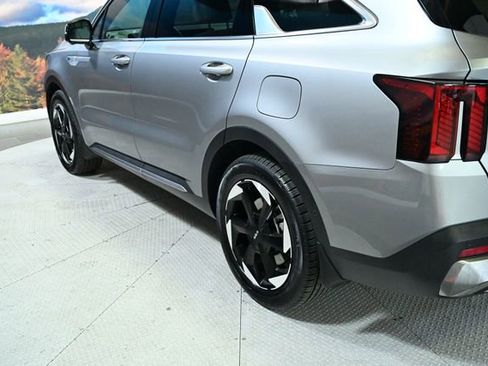 Used 2025 Kia Sorento SX Prestige image 8
