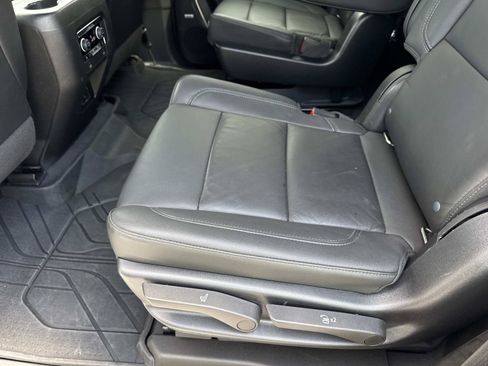 Used 2022 Chevrolet Tahoe Z71 w/ Luxury Package AWD/4WD image 10