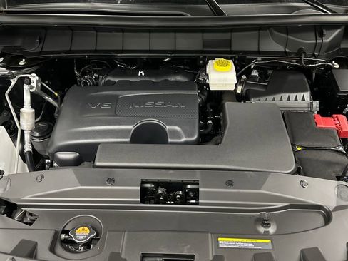 Certified 2024 Nissan Pathfinder SL w/ Black Appearance Package AWD/4WD image 11