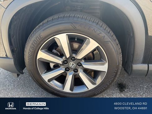 Used 2023 Honda Pilot Touring image 11