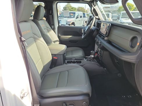 New 2026 Jeep Gladiator Mojave image 15