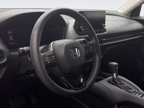 Used 2023 Honda HR-V LX image 7