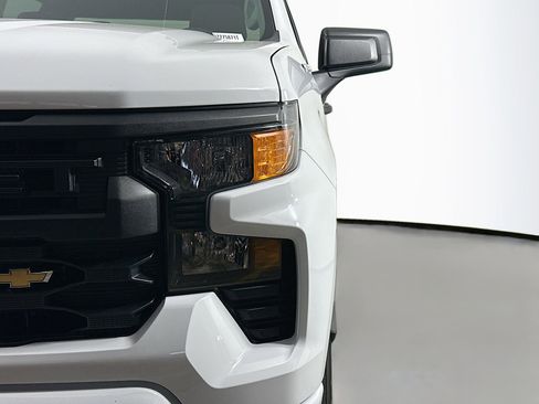 Used 2023 Chevrolet Silverado 1500 Custom image 7