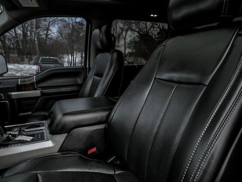 Used 2019 Ford F150 Lariat w/ Equipment Group 502A Luxury image 15