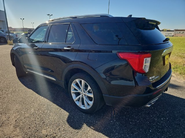 Used 2023 Ford Explorer Platinum w/ Technology Package AWD/4WD image 3