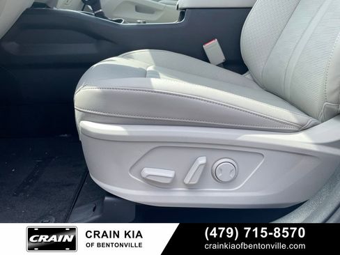 New 2025 Kia Sorento S AWD/4WD image 24