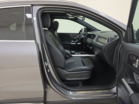 Used 2023 Mercedes-Benz GLA 250 w/ Premium Package image 8