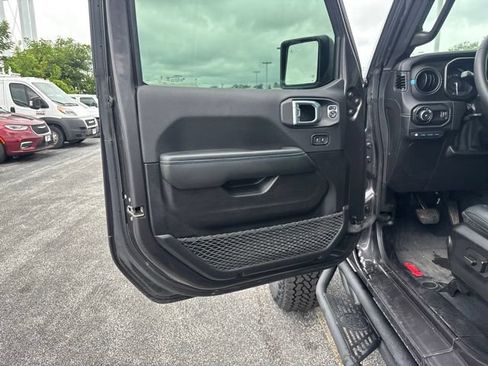 Used 2025 Jeep Wrangler Unlimited Rubicon 4xe w/ Safety Group AWD/4WD image 14