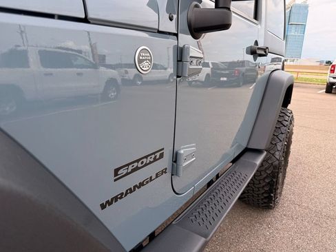 Used 2014 Jeep Wrangler Sport w/ Connectivity Group AWD/4WD image 9