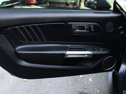 Used 2016 Ford Mustang Premium RWD image 8