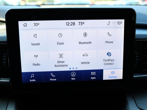 Used 2022 Ford Explorer XLT w/ Equipment Group 202A image 25