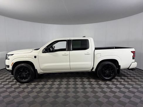 Used 2026 Nissan Frontier SV w/ Tow Package RWD image 11