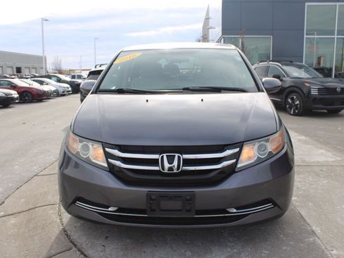 Used 2016 Honda Odyssey SE image 2