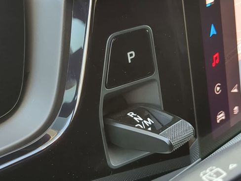 Used 2024 Porsche Cayenne image 34