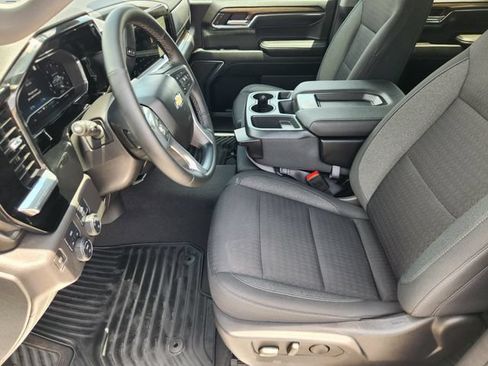 Used 2023 Chevrolet Silverado 1500 LT AWD/4WD image 13