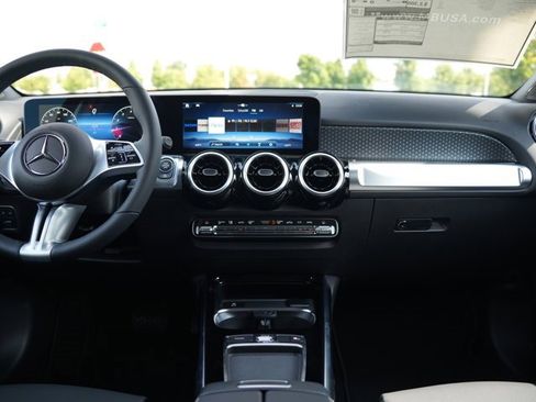 Used 2026 Mercedes-Benz GLB 250 4MATIC image 28