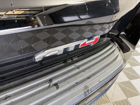 Used 2023 GMC Yukon AT4 w/ LPO, Floor Liner Package AWD/4WD image 18