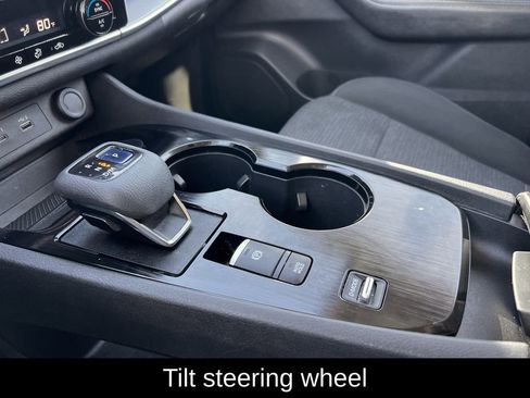 Used 2021 Nissan Rogue SV image 22