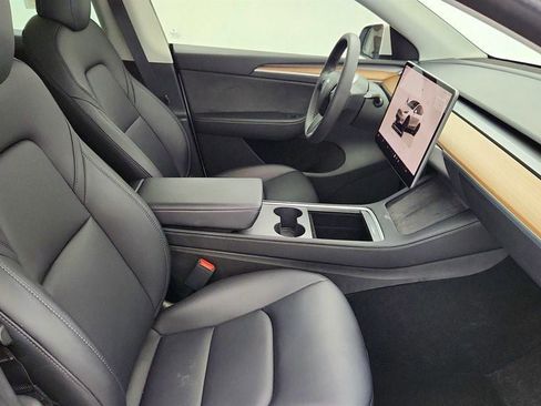 Used 2023 Tesla Model Y Long Range image 29