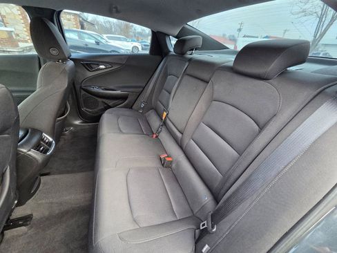 Used 2018 Chevrolet Malibu LT image 15