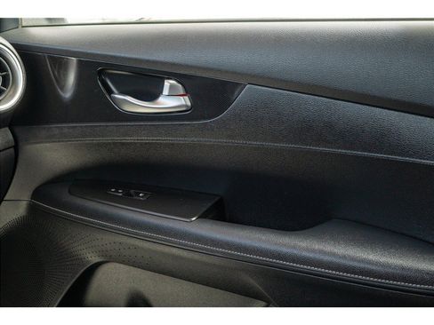 Used 2023 Kia Forte LXS w/ LXS Technology Package FWD image 23