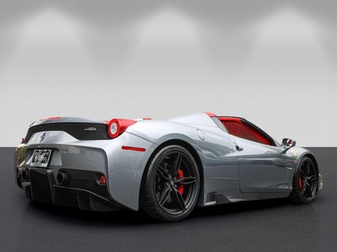 Used 2015 Ferrari 458 Speciale A RWD image 3