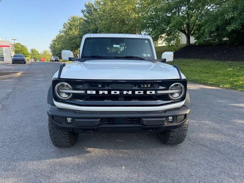 Used 2023 Ford Bronco Outer Banks w/ Sasquatch Package AWD/4WD image 2