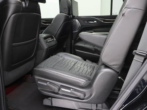 Used 2021 Cadillac Escalade Sport Platinum AWD/4WD image 51