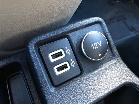 Used 2020 Ford Transit Connect XLT image 28