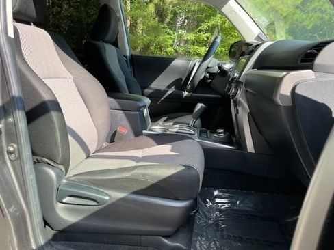 Used 2022 Toyota 4Runner SR5 AWD/4WD image 20