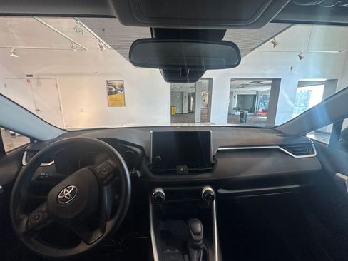 Used 2025 Toyota RAV4 LE image 32