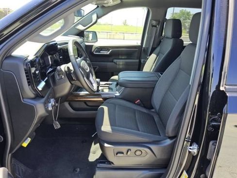 Used 2025 GMC Sierra 1500 Elevation w/ Preferred Package AWD/4WD image 5