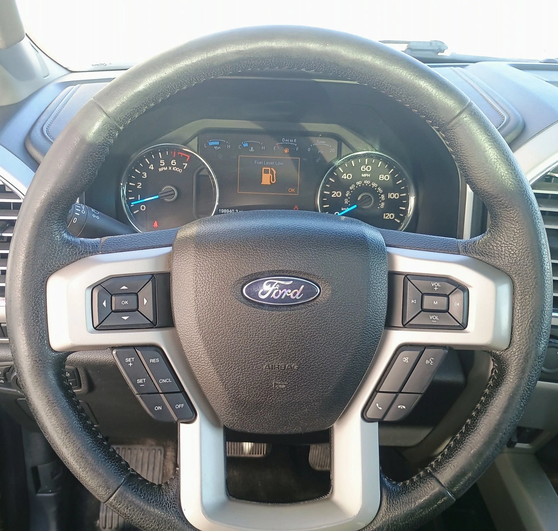 Used 2015 Ford F150 Lariat w/ Equipment Group 502A Luxury AWD/4WD image 21