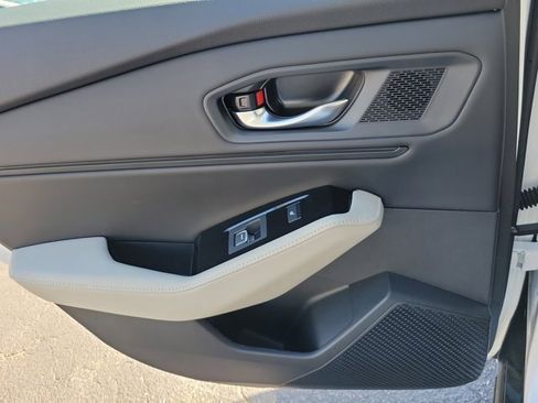 Used 2025 Honda Accord Touring image 16