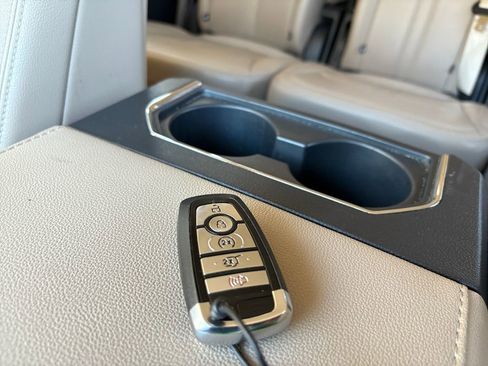 Used 2024 Ford Expedition Max Limited image 32